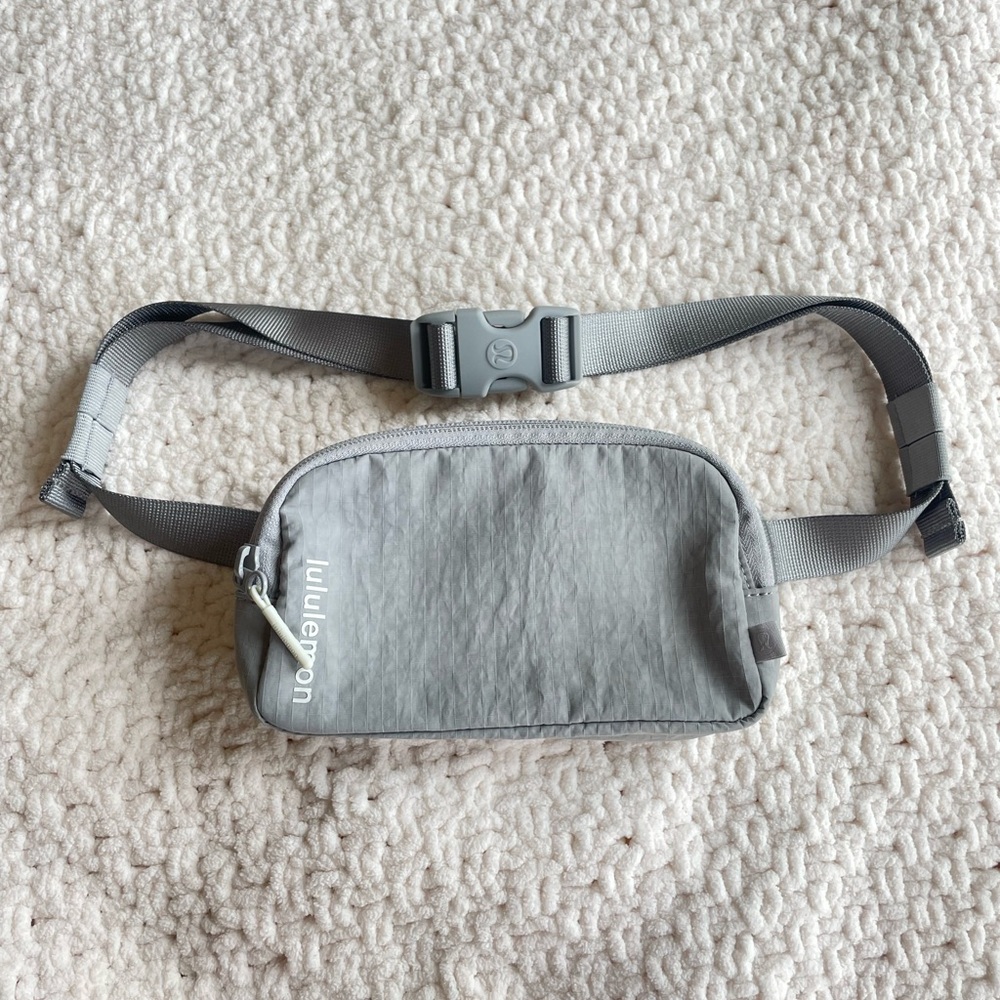 Lululemon mini belt bag
